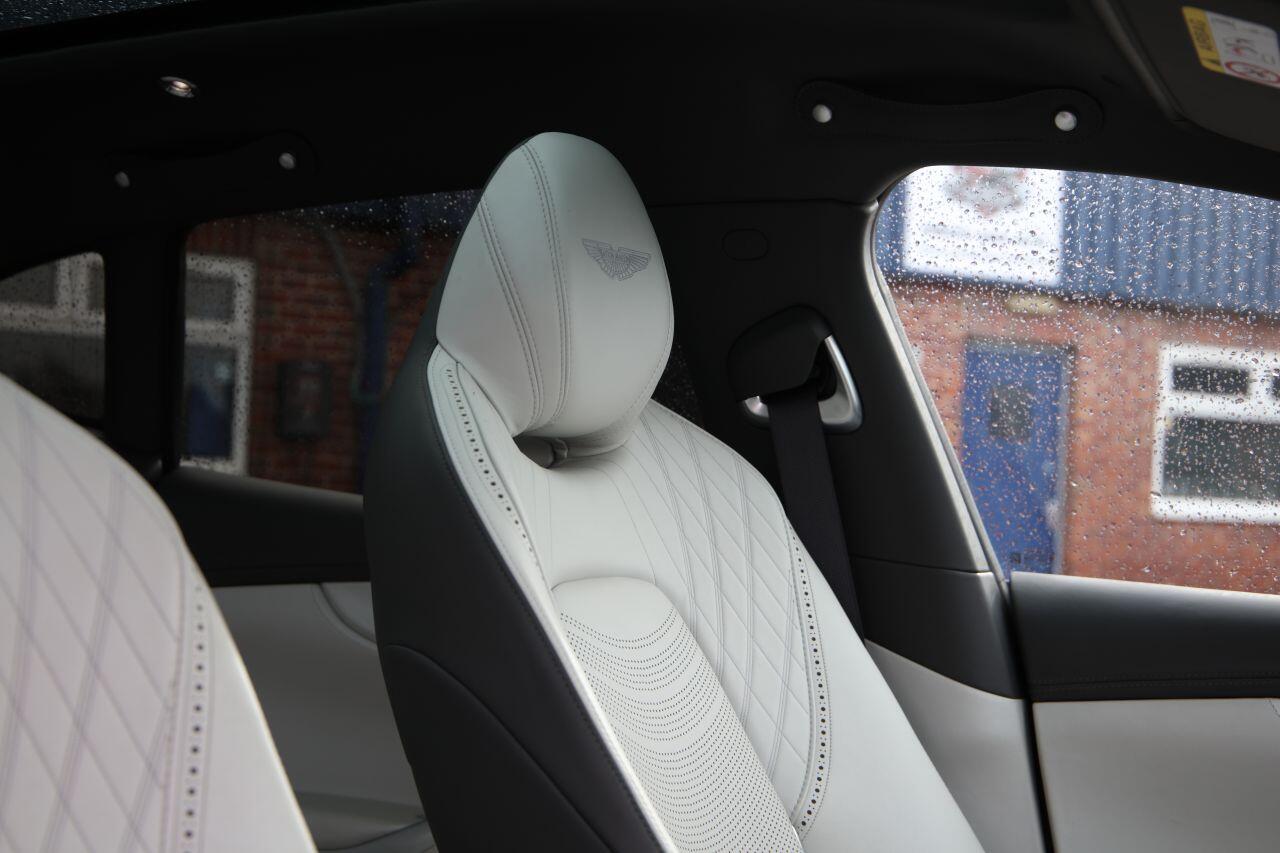 Aston Martin DBX view 31
