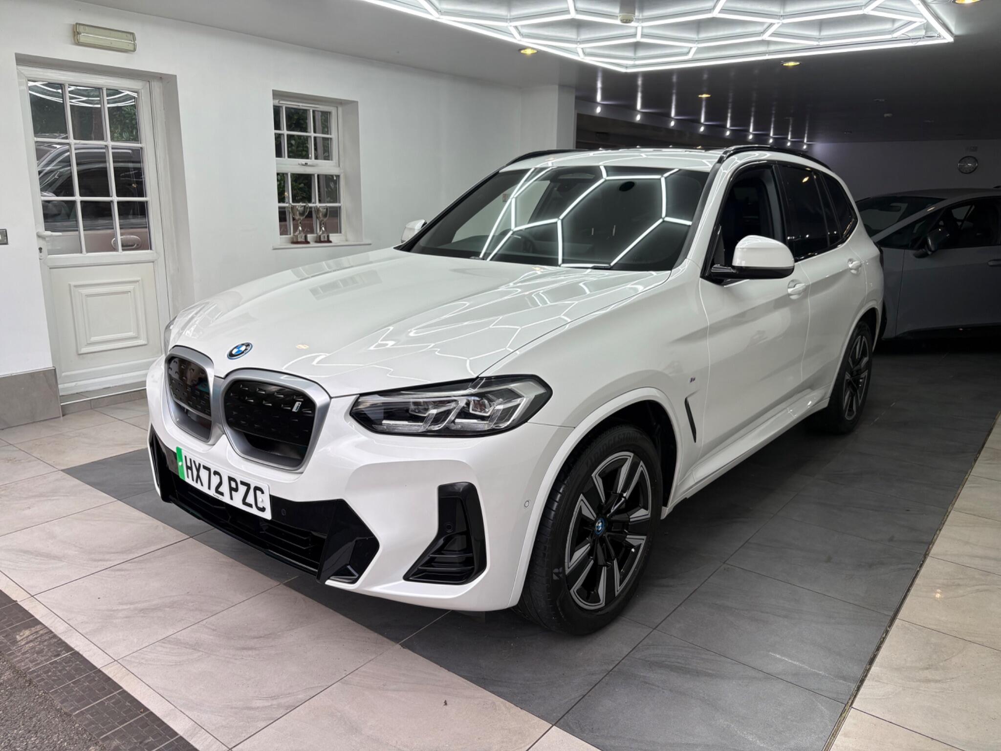 BMW iX3 view 4