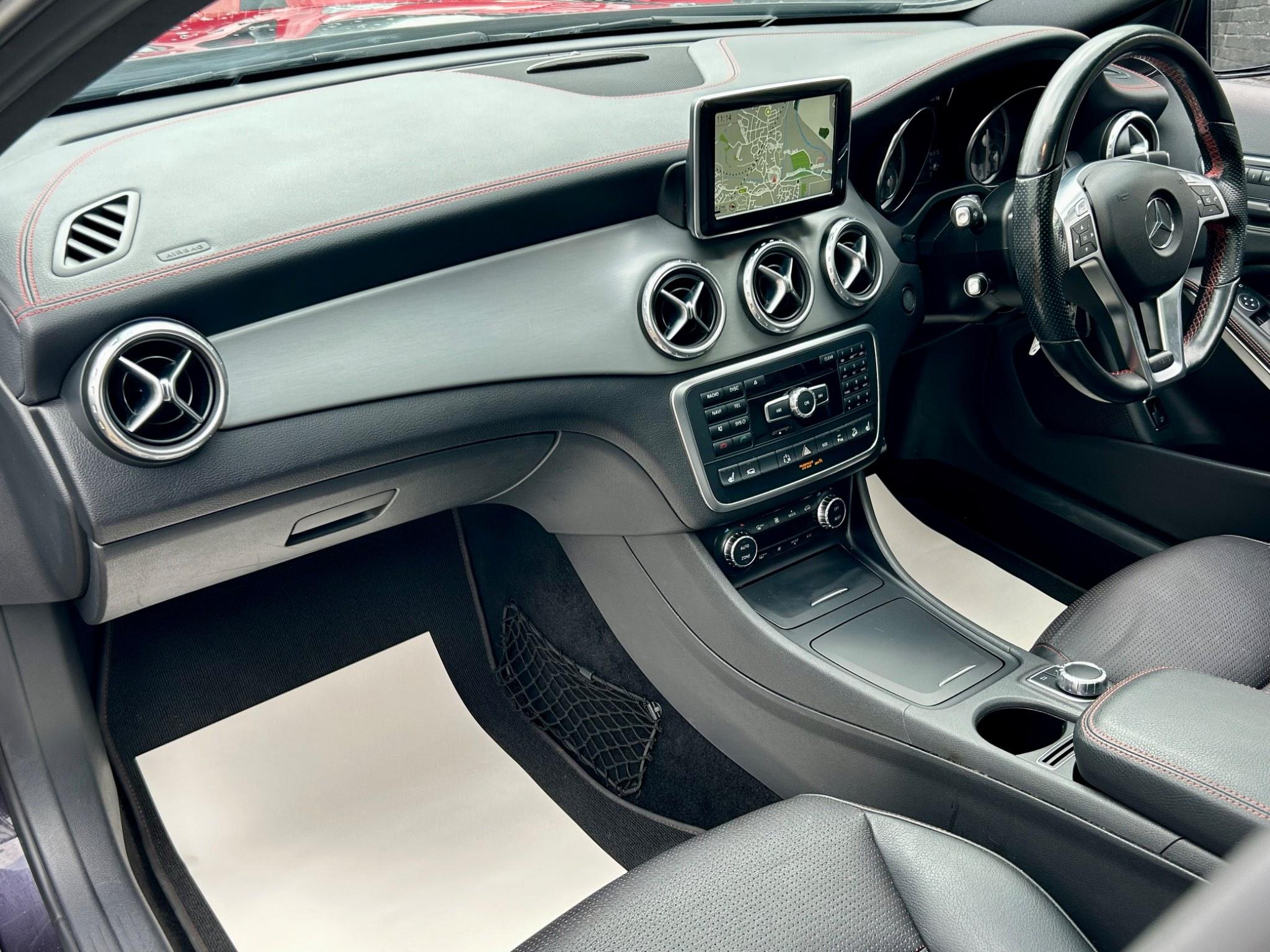Mercedes-Benz Gla view 18