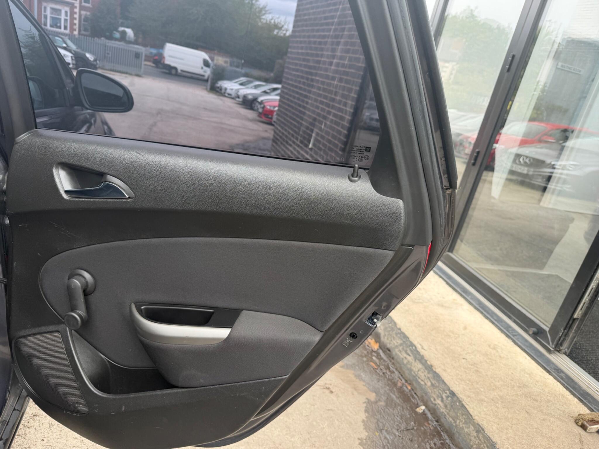 Vauxhall Astra view 35