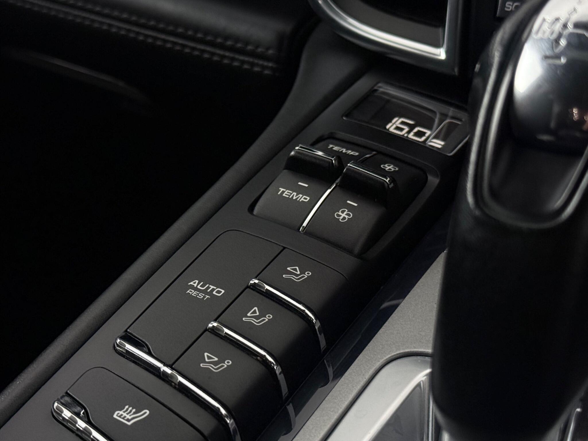 Porsche Panamera view 51