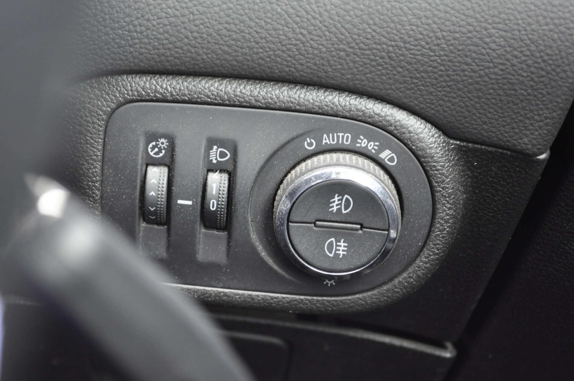 Vauxhall Zafira Tourer view 23