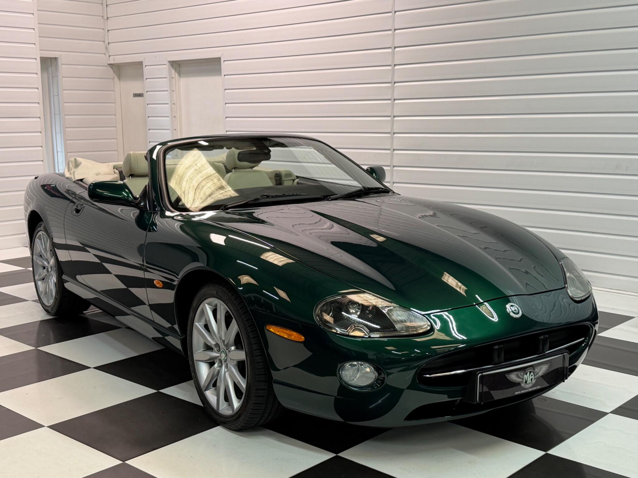 Jaguar XK8 view 30