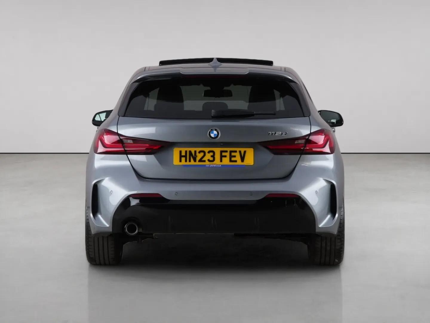 BMW 1 Series view 6