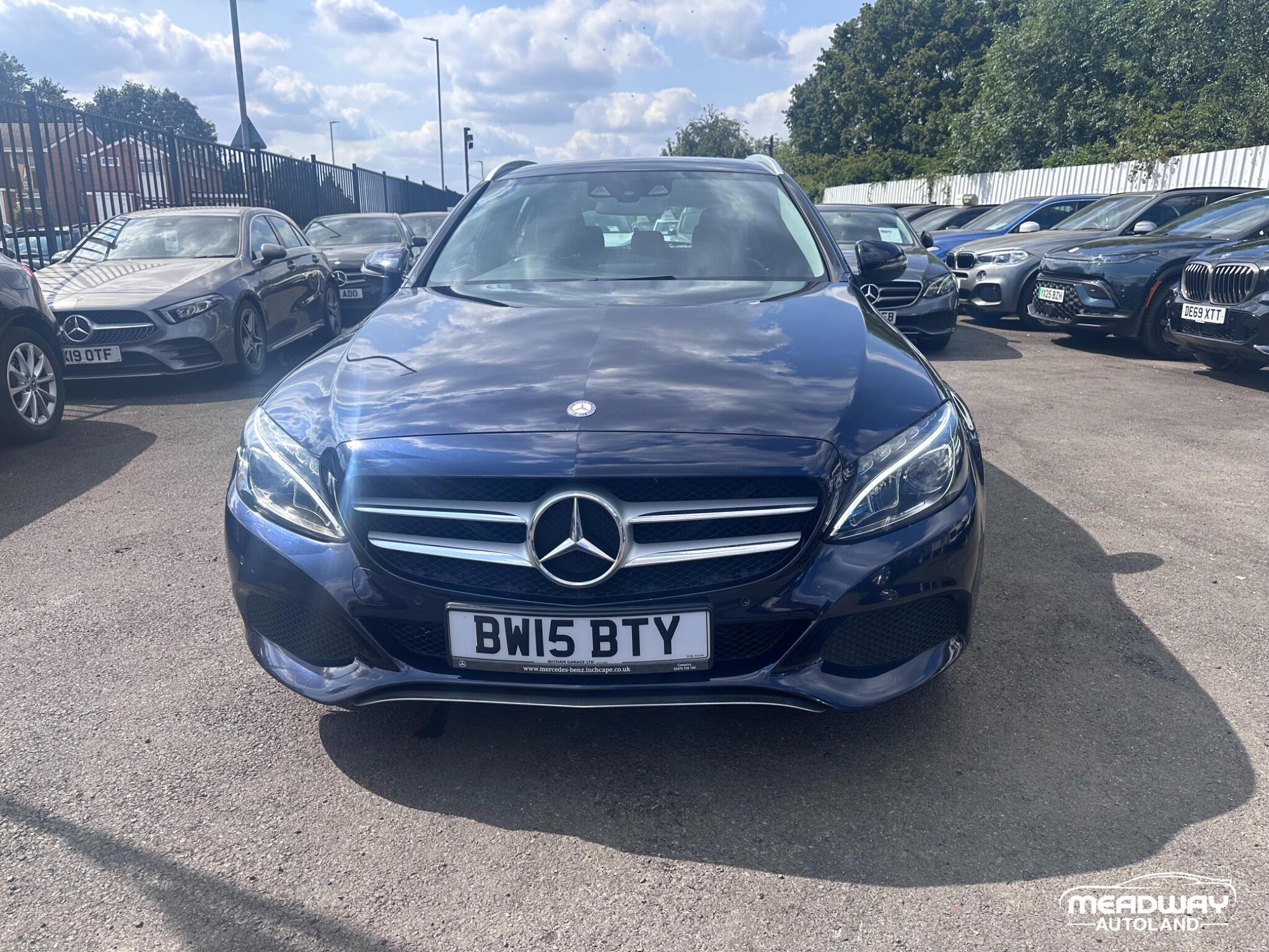Mercedes-Benz C Class view 4