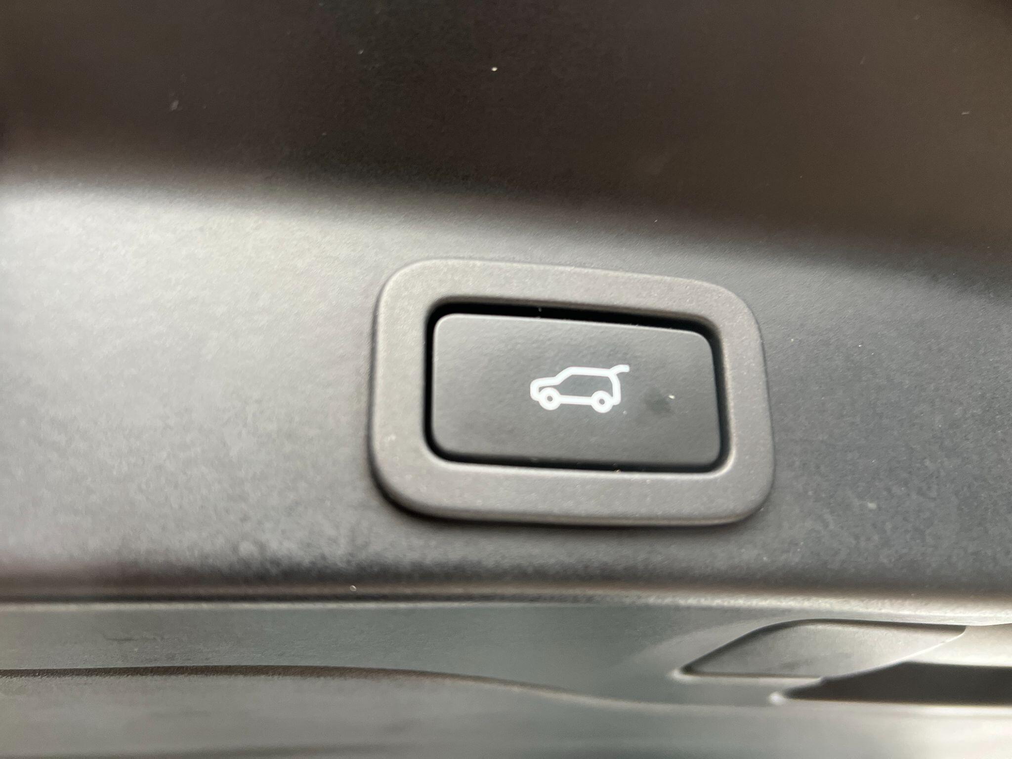 Jaguar F-Pace view 19