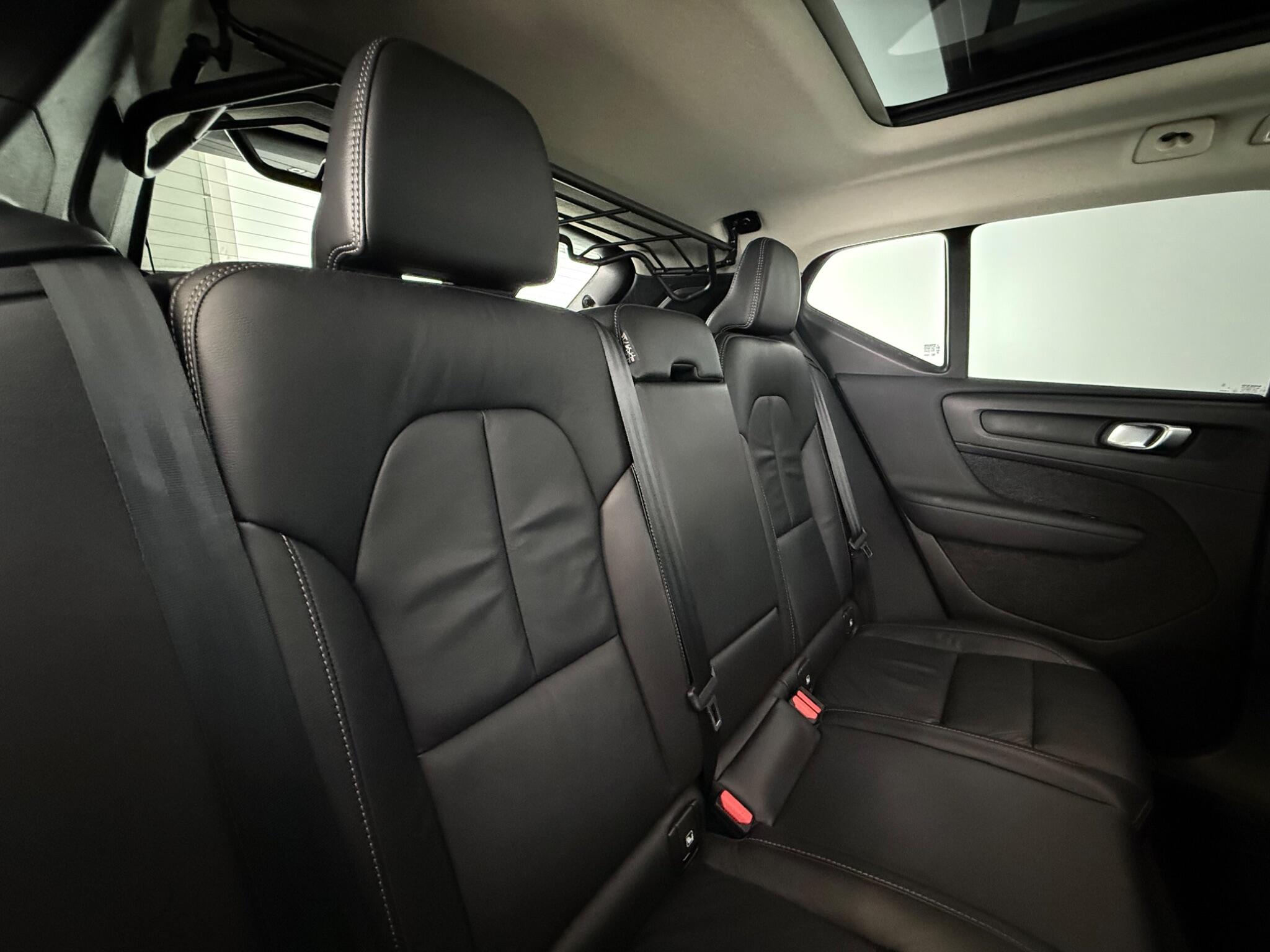 Volvo XC40 view 34