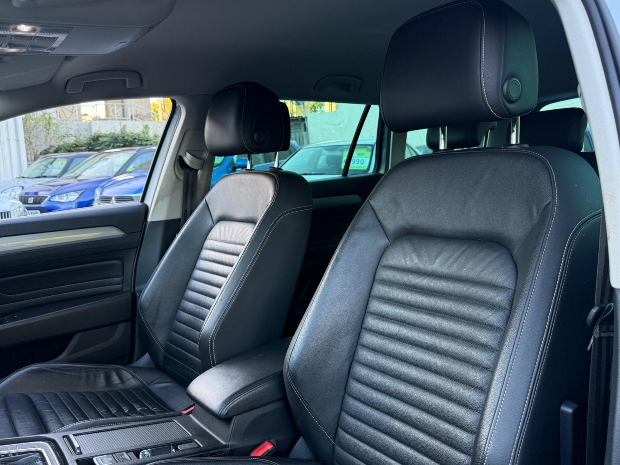 Volkswagen Passat - Image 49