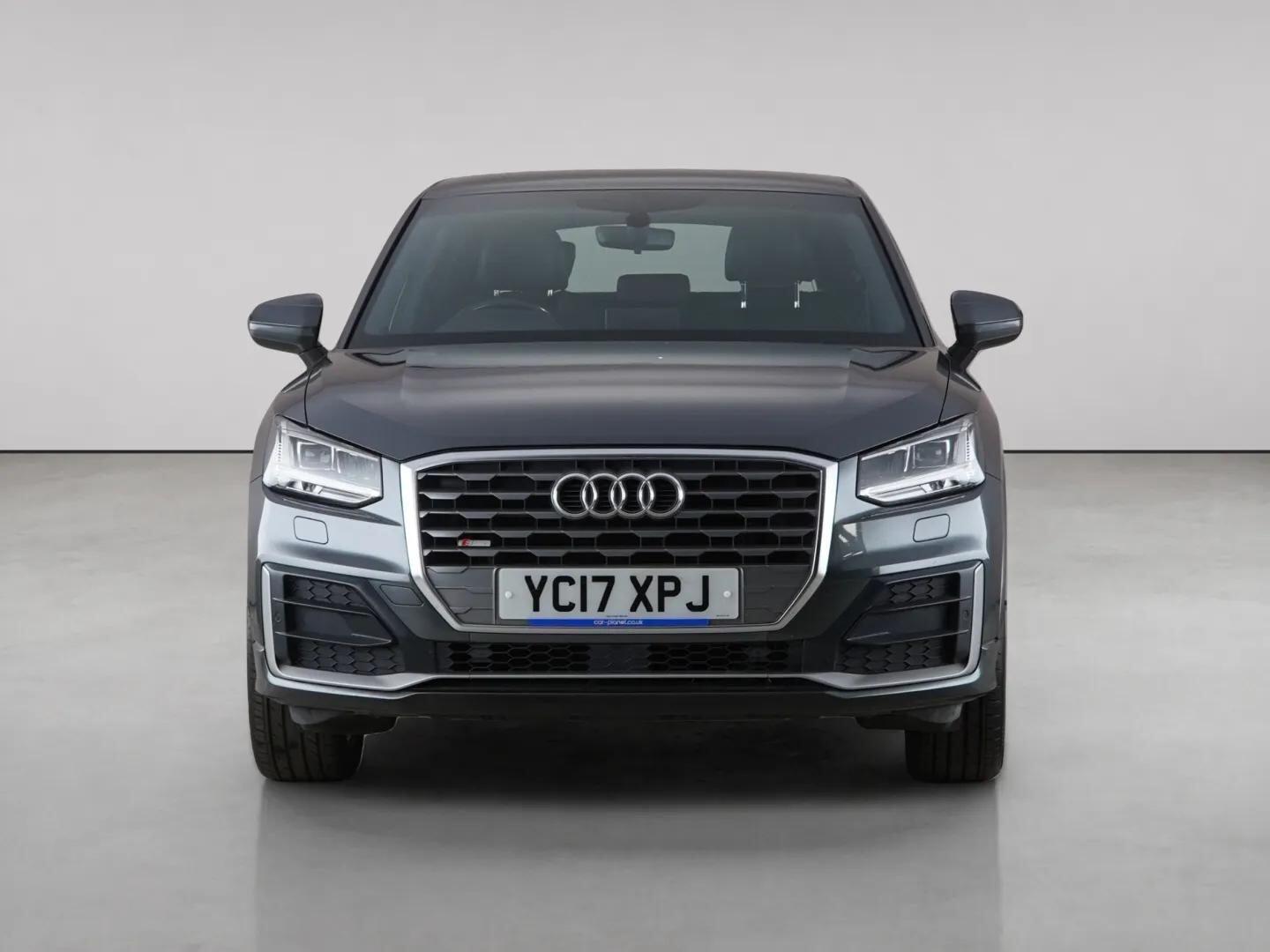 Audi Q2 view 5