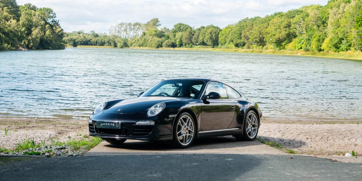 Porsche 911 view 3
