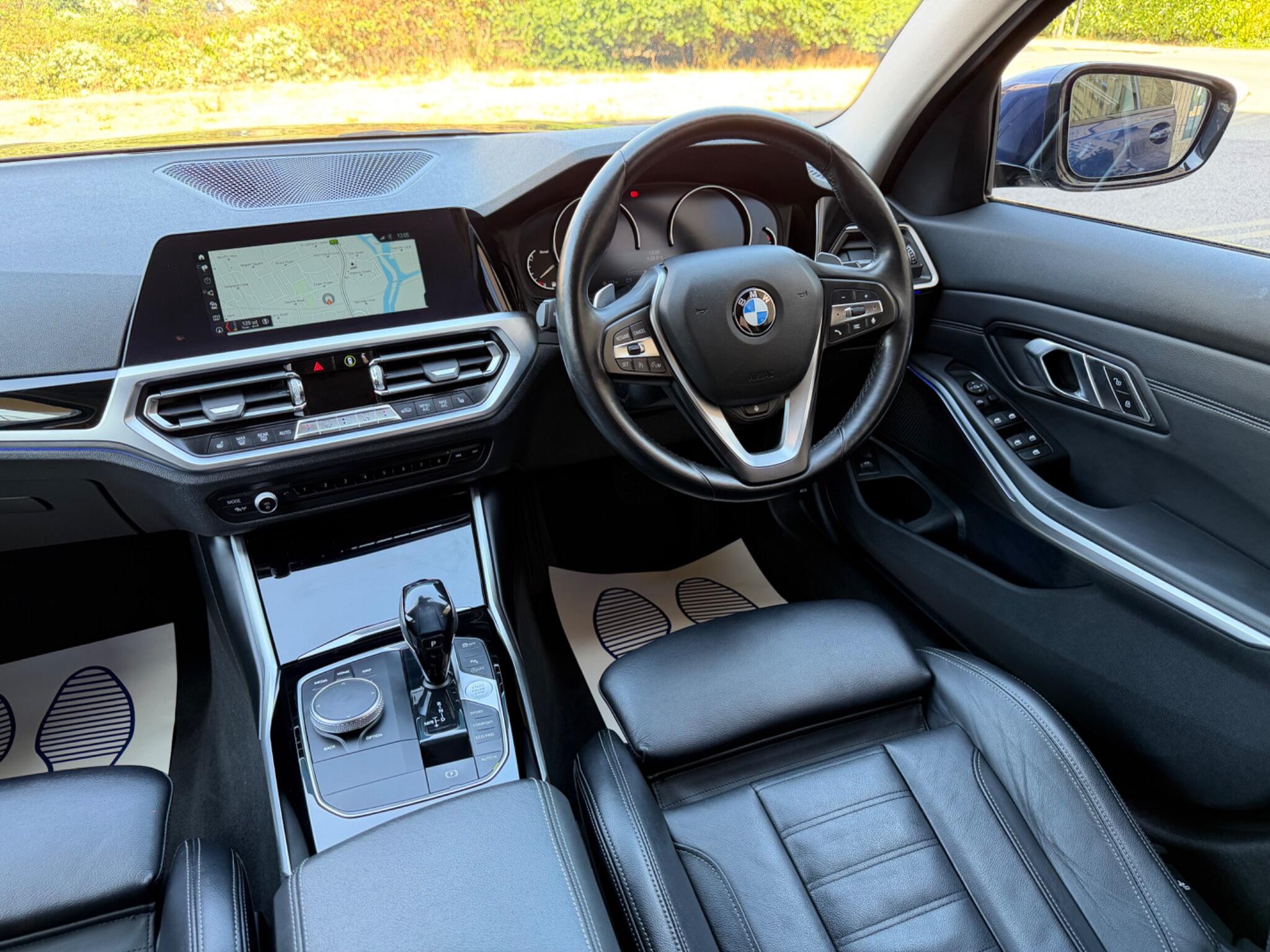 BMW 3 Series view 18