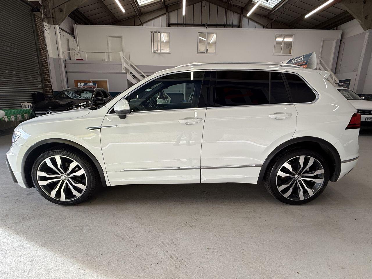 Volkswagen Tiguan view 5
