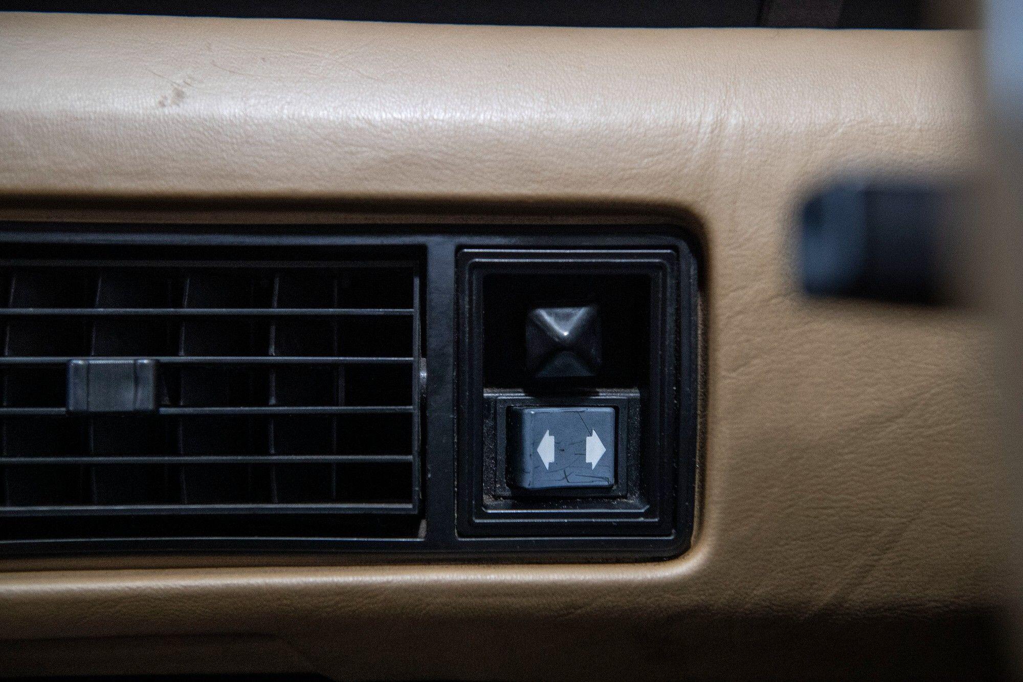 Rover 1982 Rover view 25