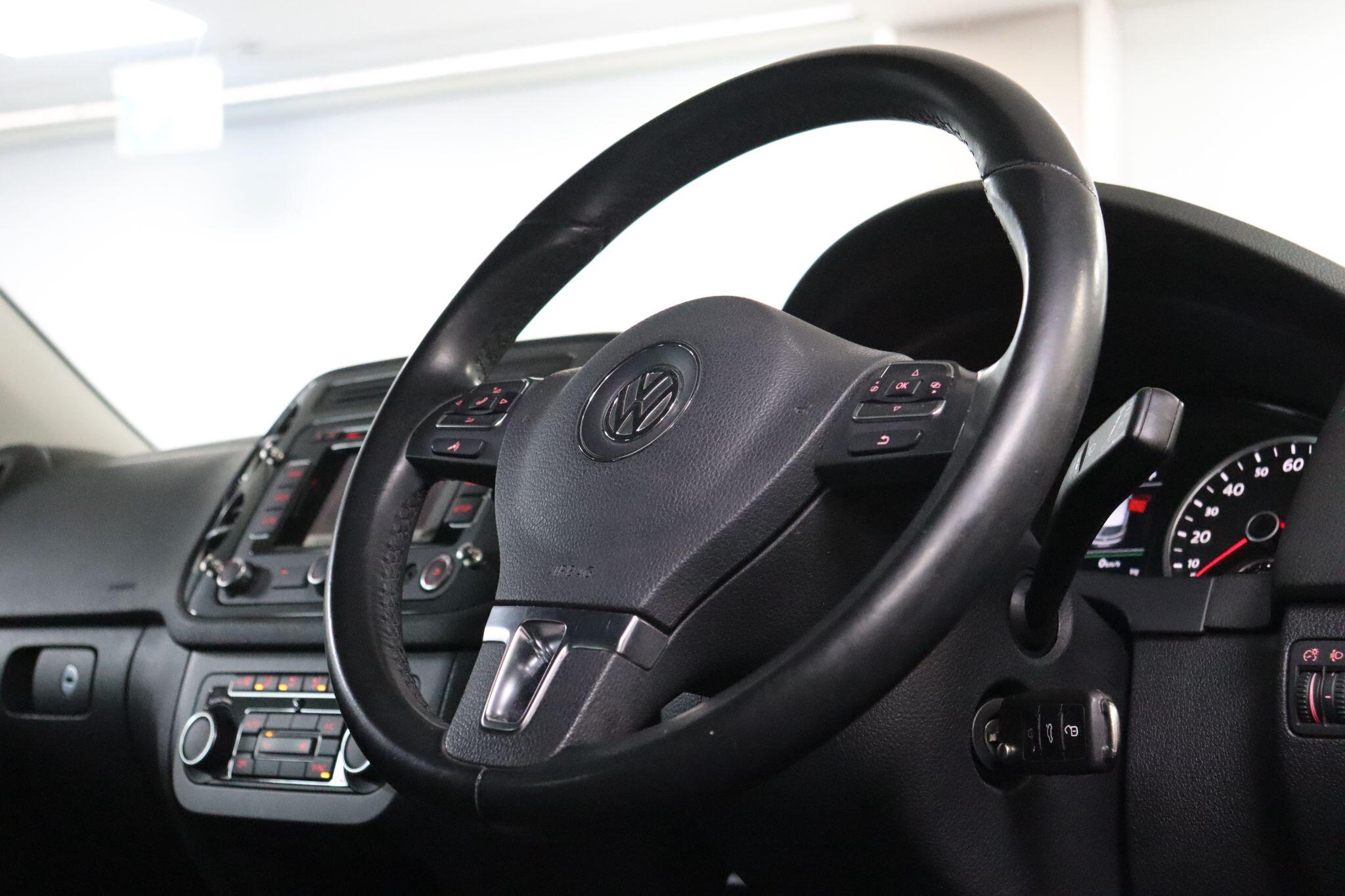 Volkswagen Tiguan view 12