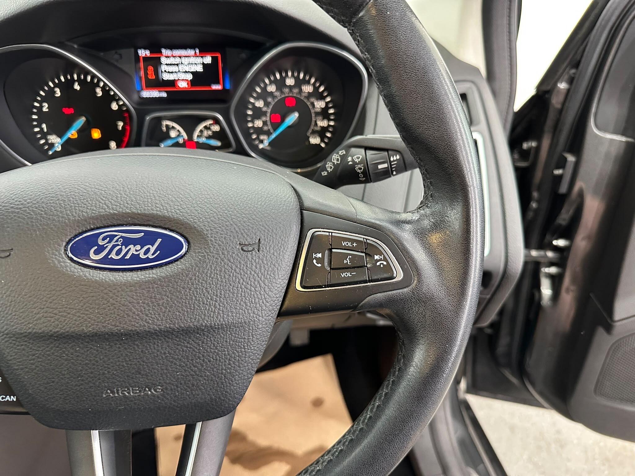 Ford Focus view 31
