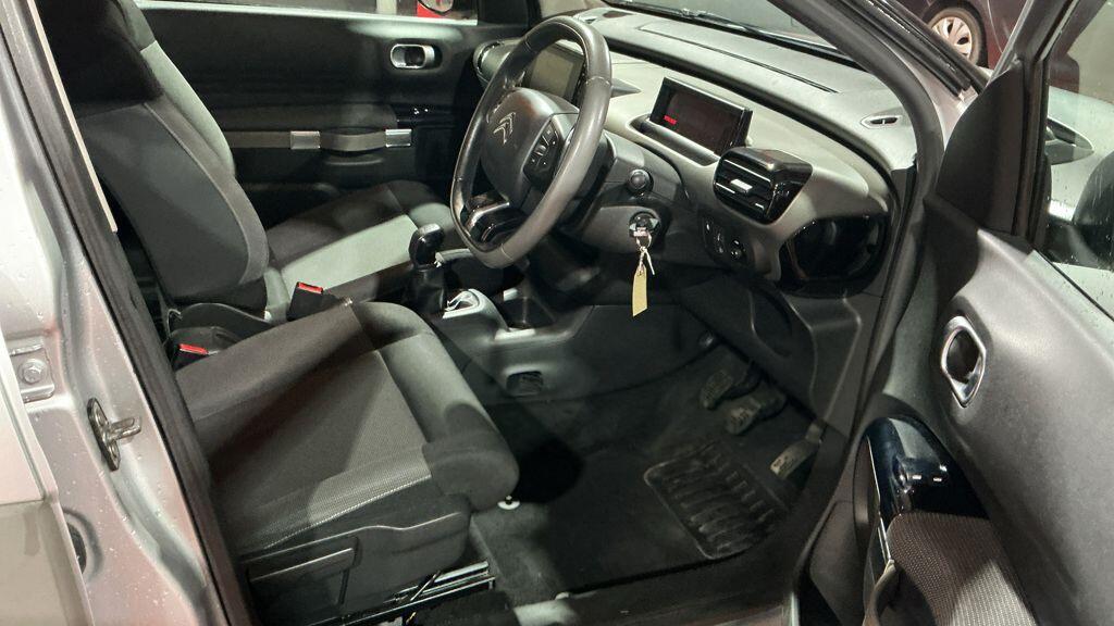 Citroen C4 Cactus view 11