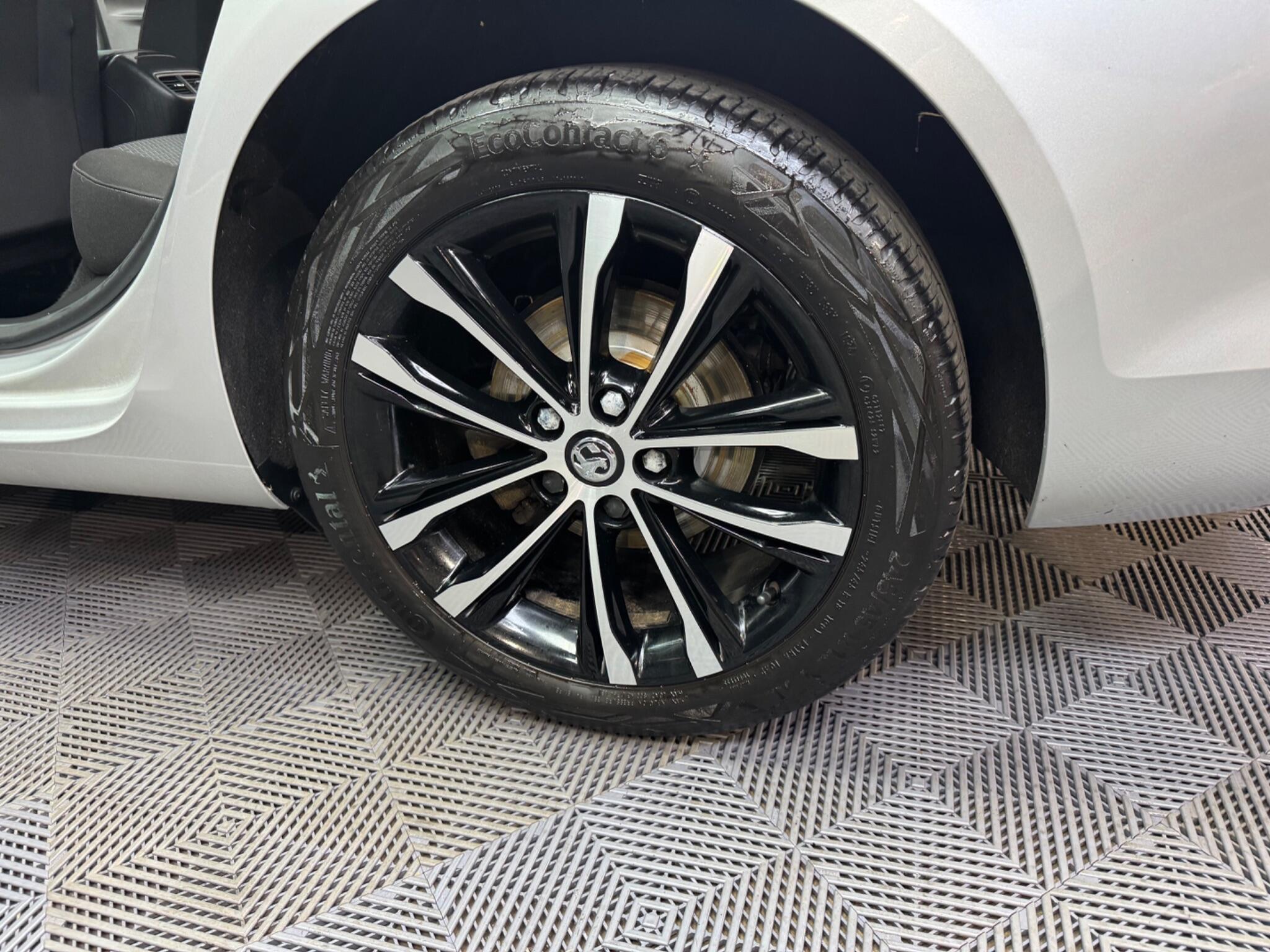 Vauxhall Insignia view 28