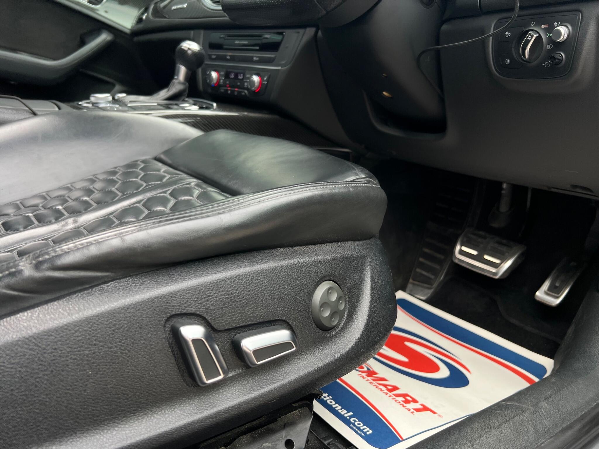 Audi RS6 view 13
