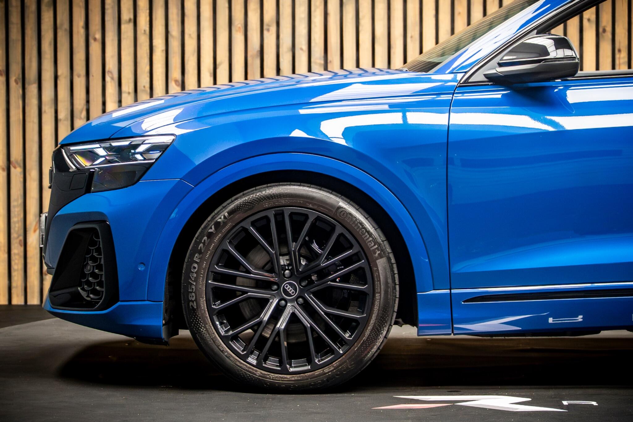 Audi SQ8 view 9