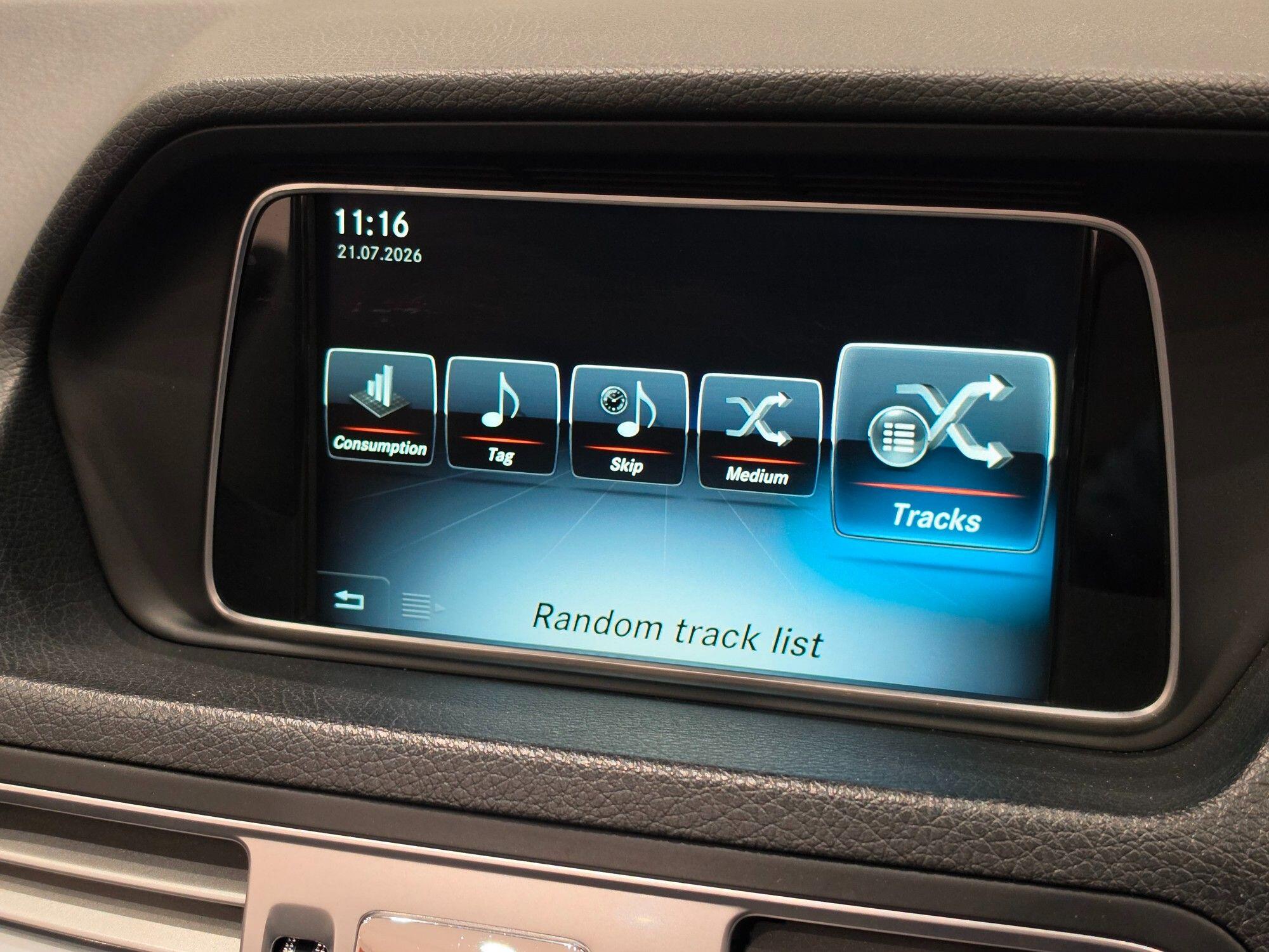 Mercedes-Benz E-Class view 32
