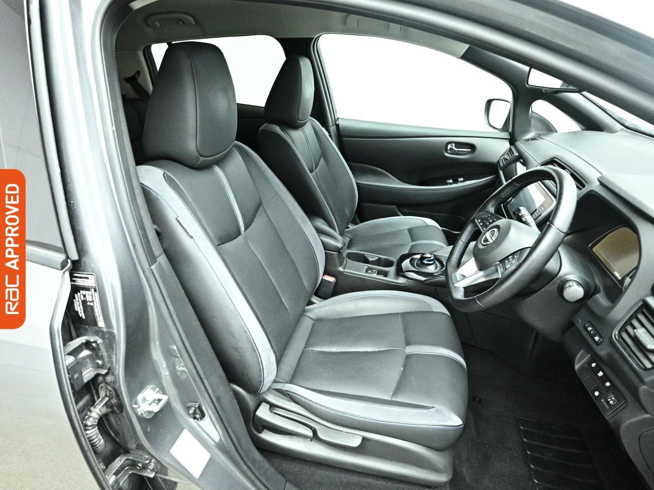 Nissan Leaf view 13