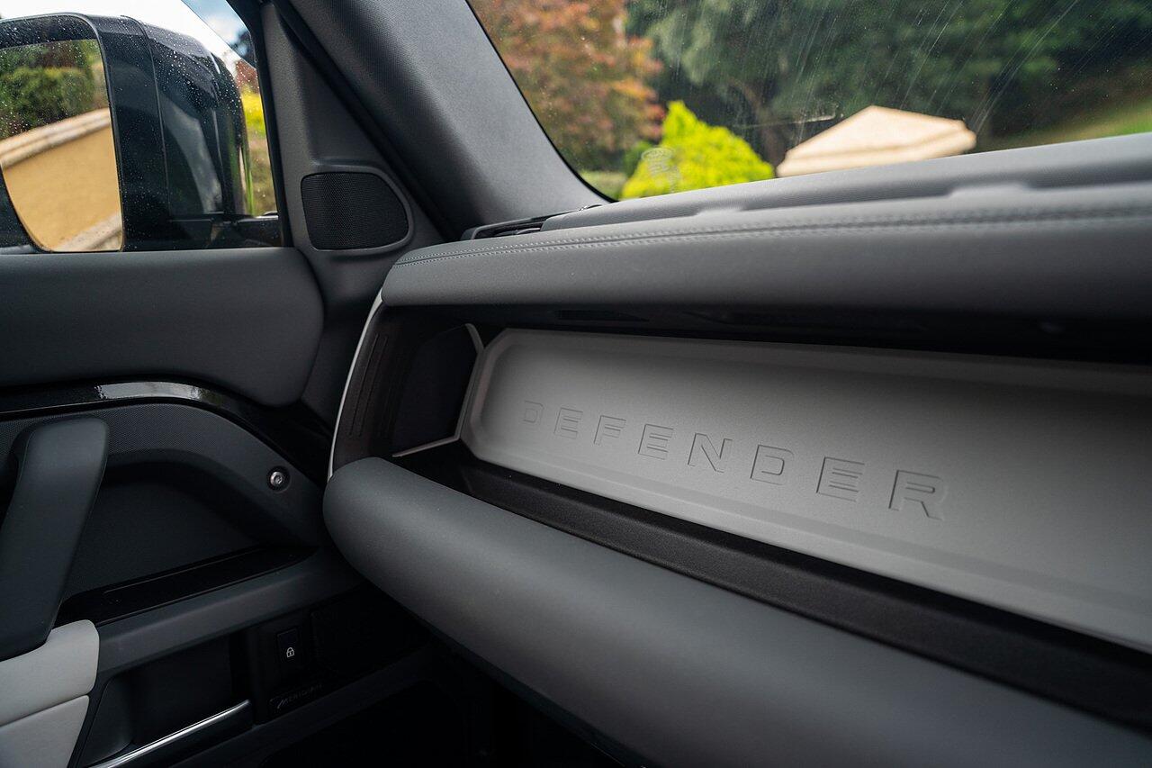 Land Rover Defender view 61