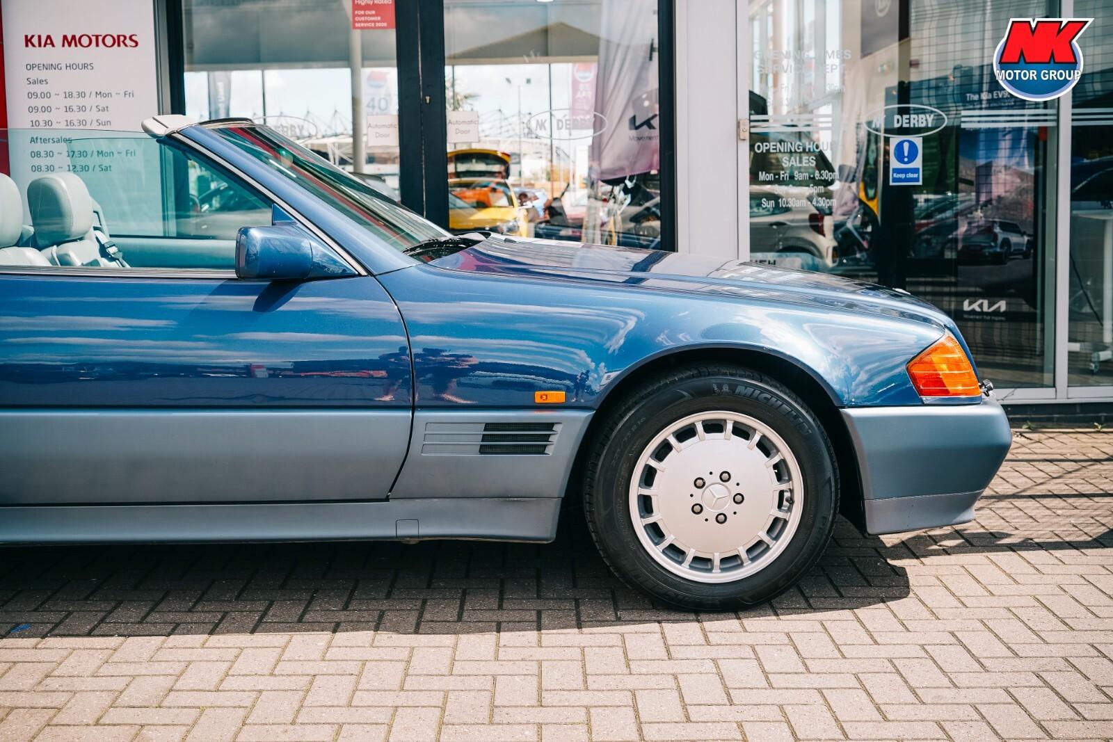 Mercedes-Benz SL view 9