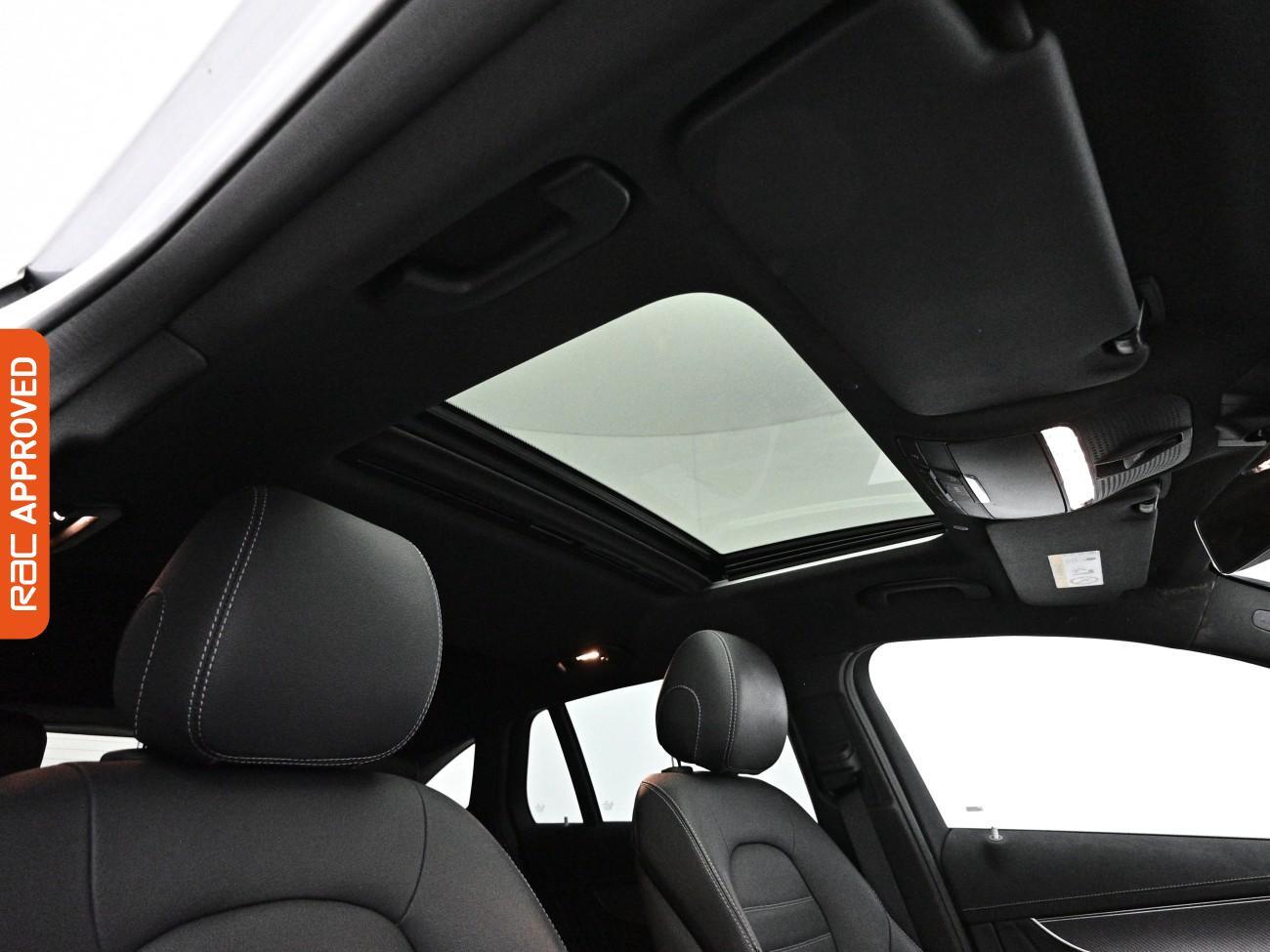 Mercedes-Benz Eqc view 3