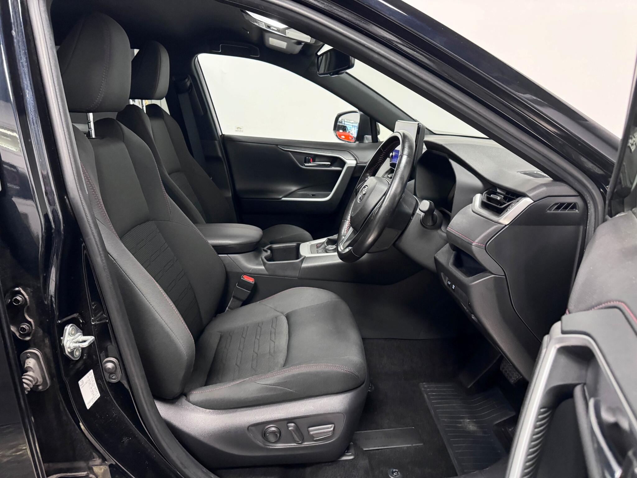 Toyota RAV4 view 28