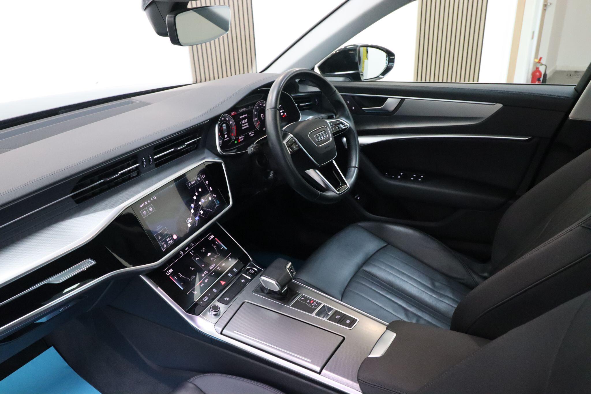 Audi A6 Saloon view 11