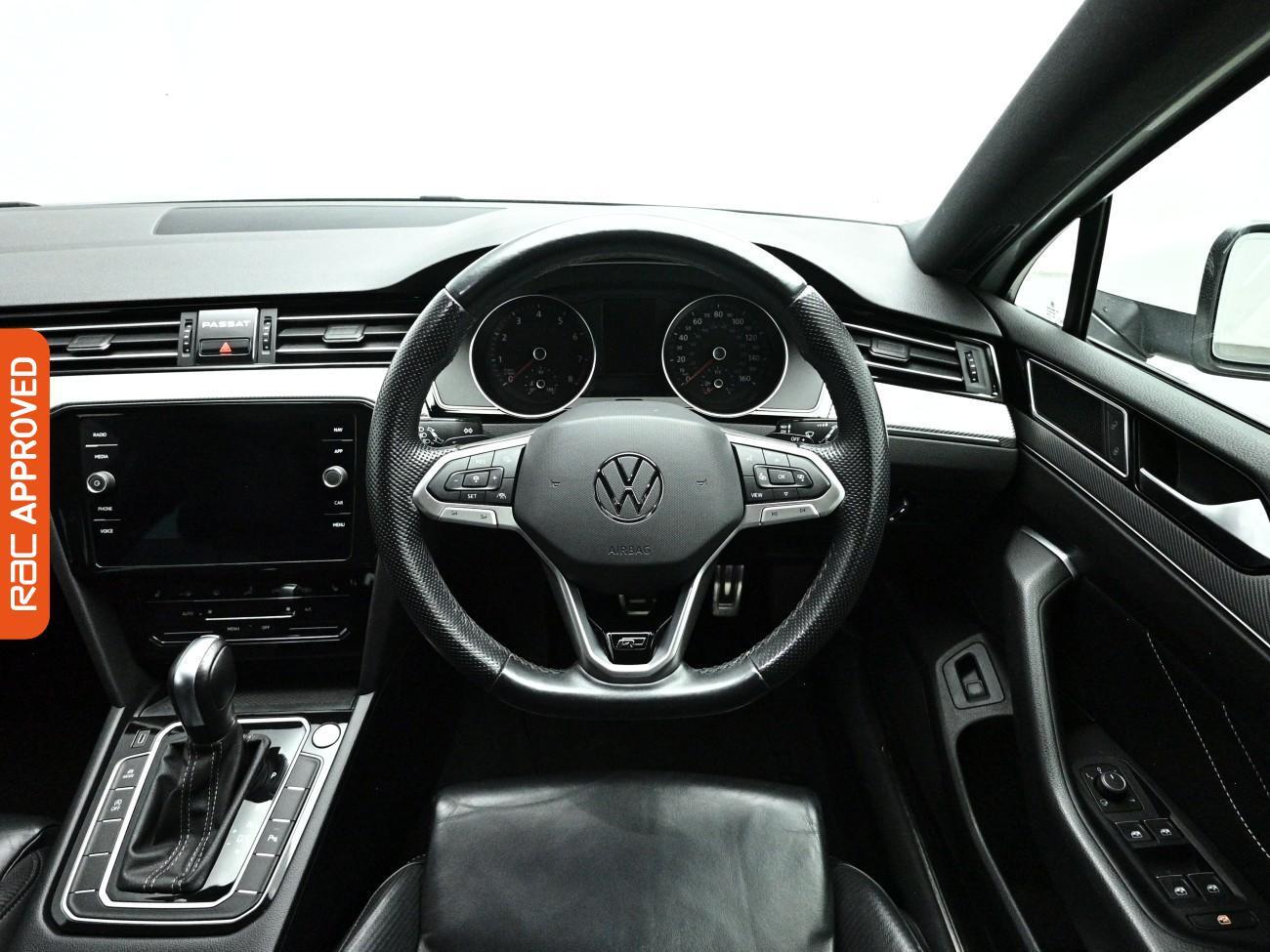 Volkswagen Passat view 9