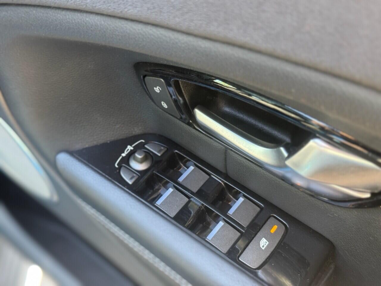 Land Rover Range Rover Evoque view 26