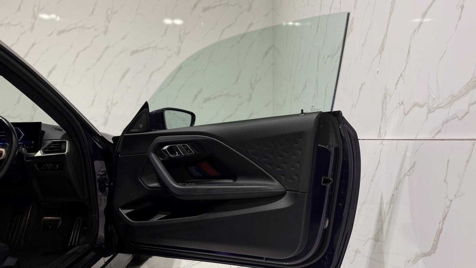 BMW 2 Series view 33
