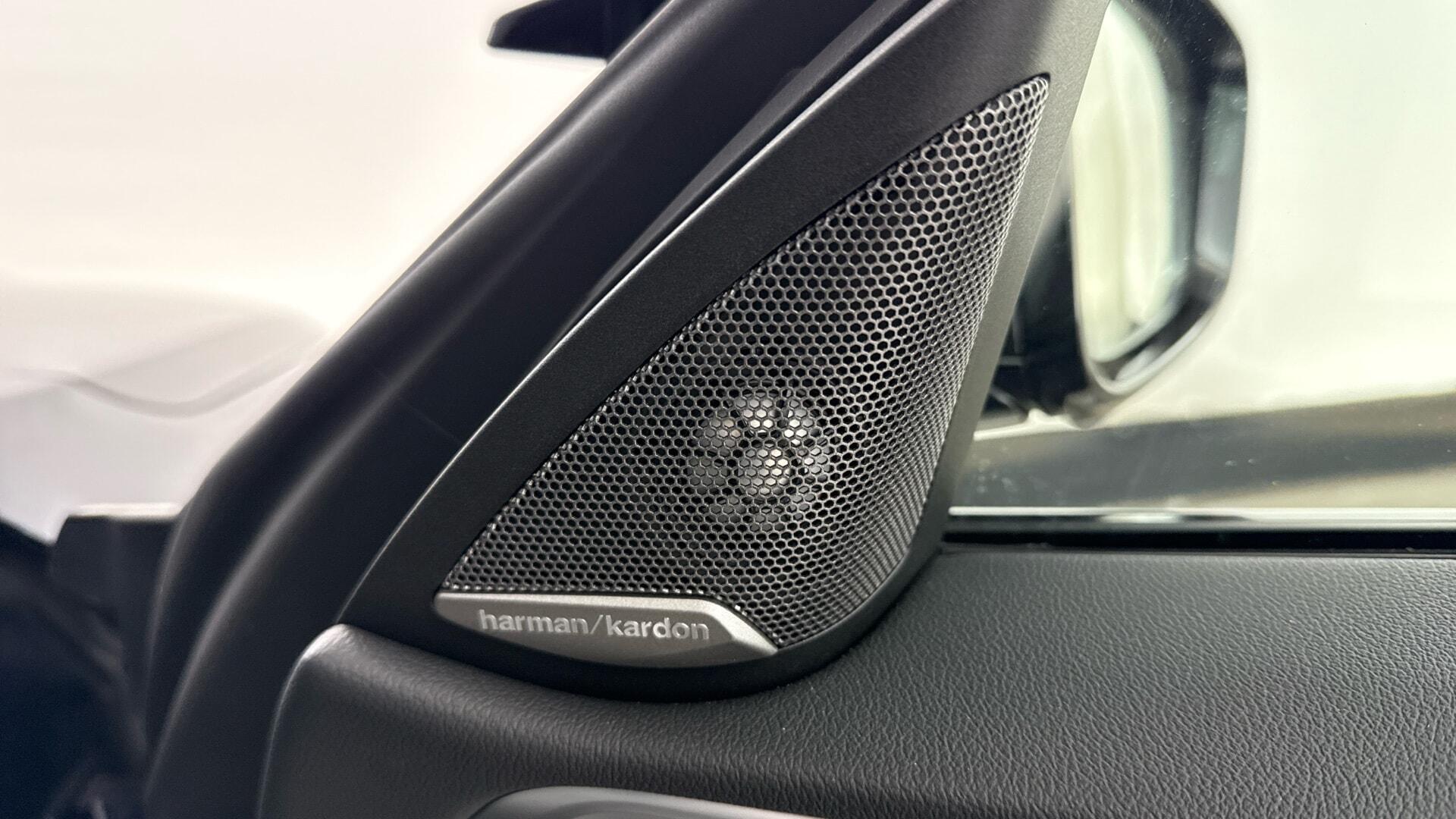 BMW M4 view 21