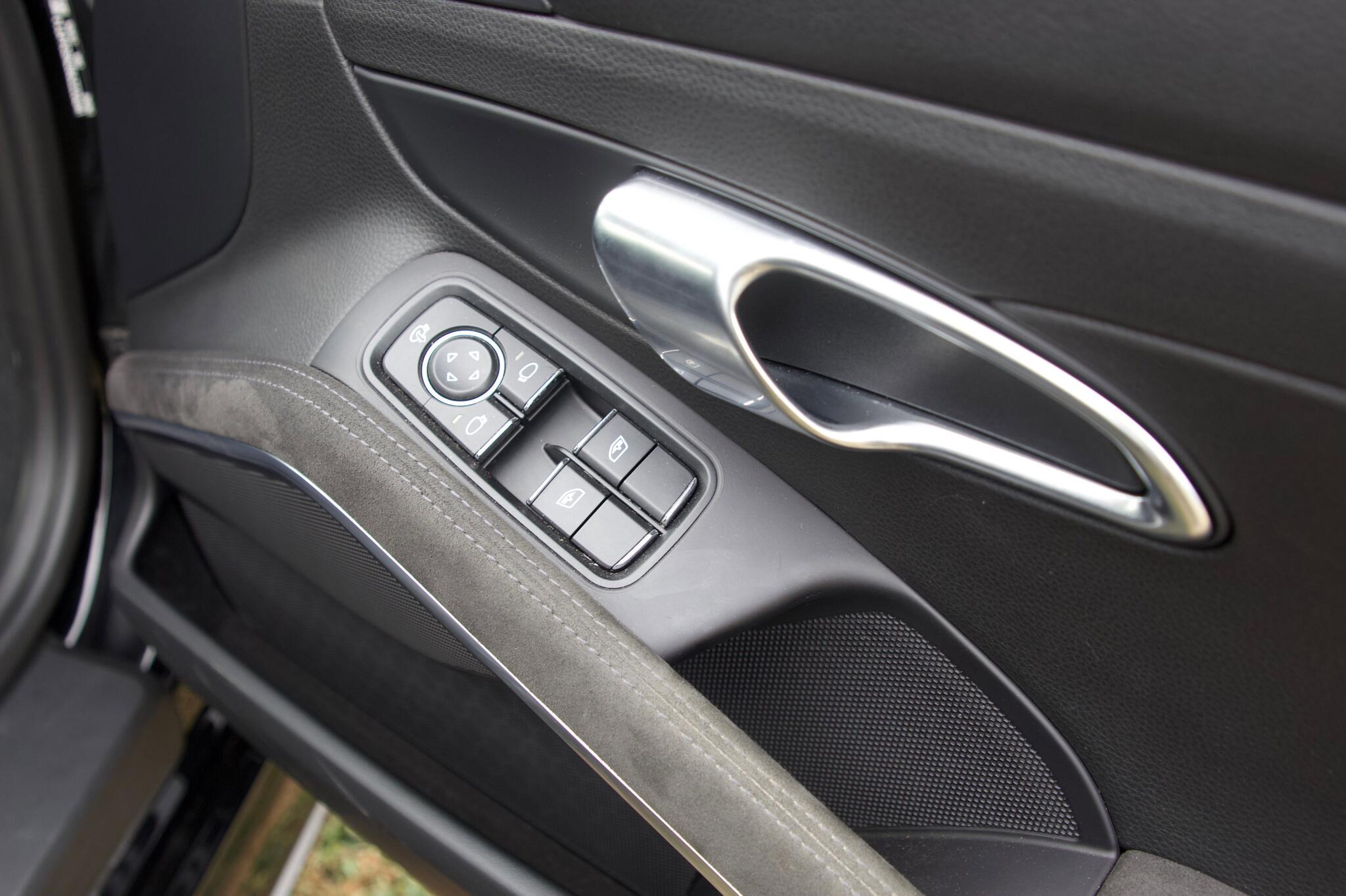 Porsche Cayman view 20