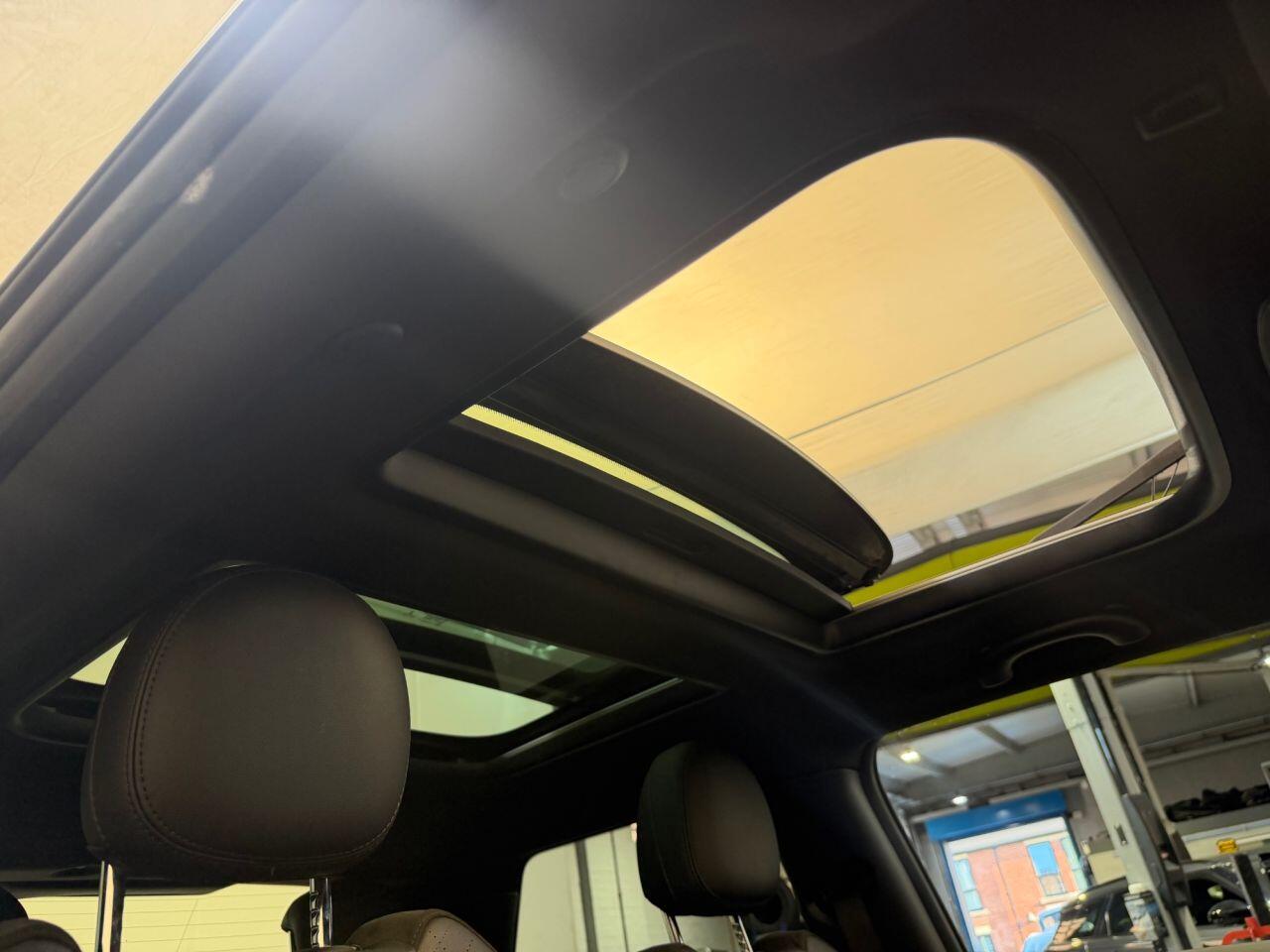 Mini Cooper view 37