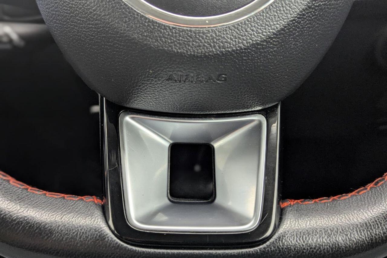 MG ZS view 30