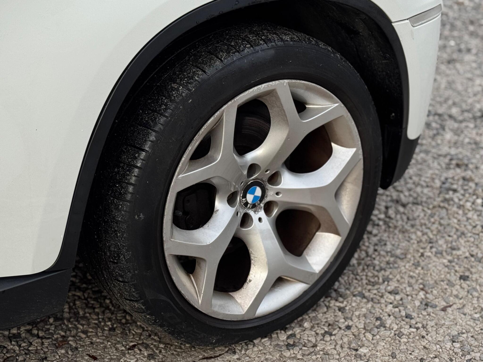 BMW X6 view 89