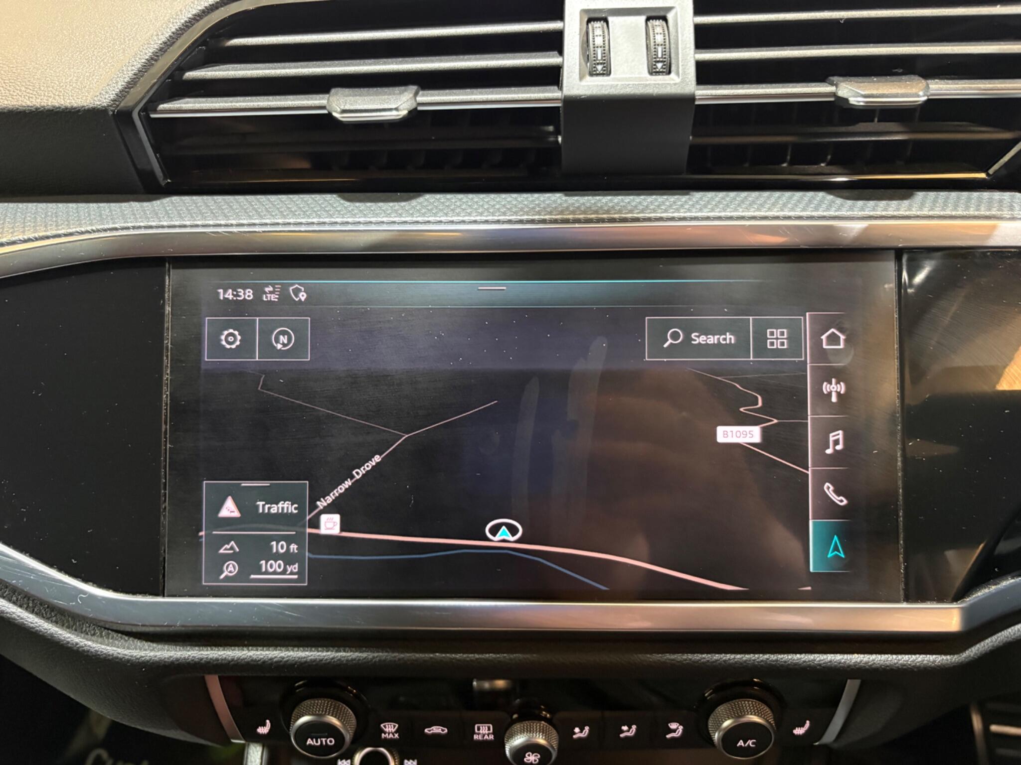 Audi Q3 view 49
