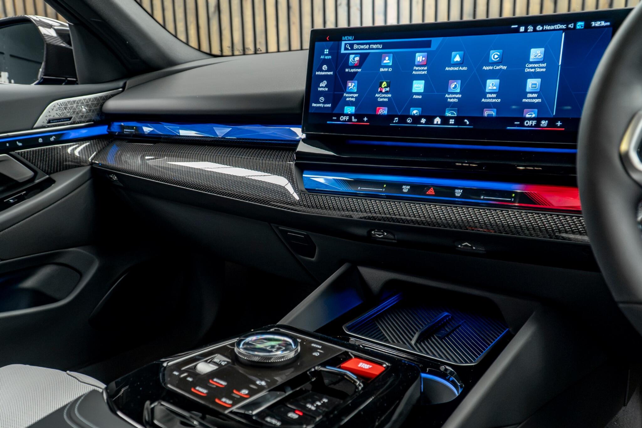 BMW M5 view 25