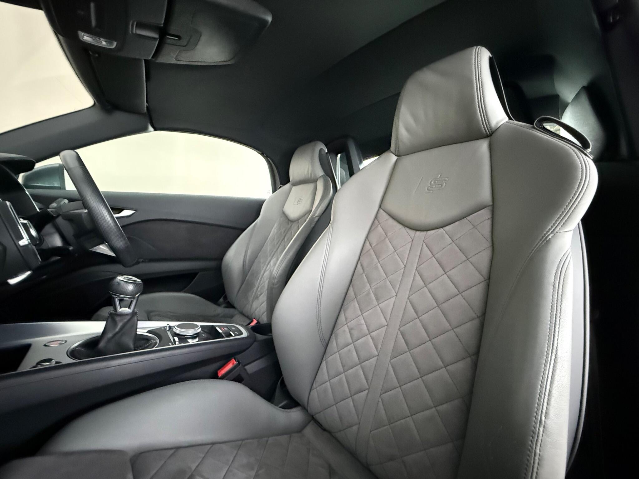 Audi TT view 30