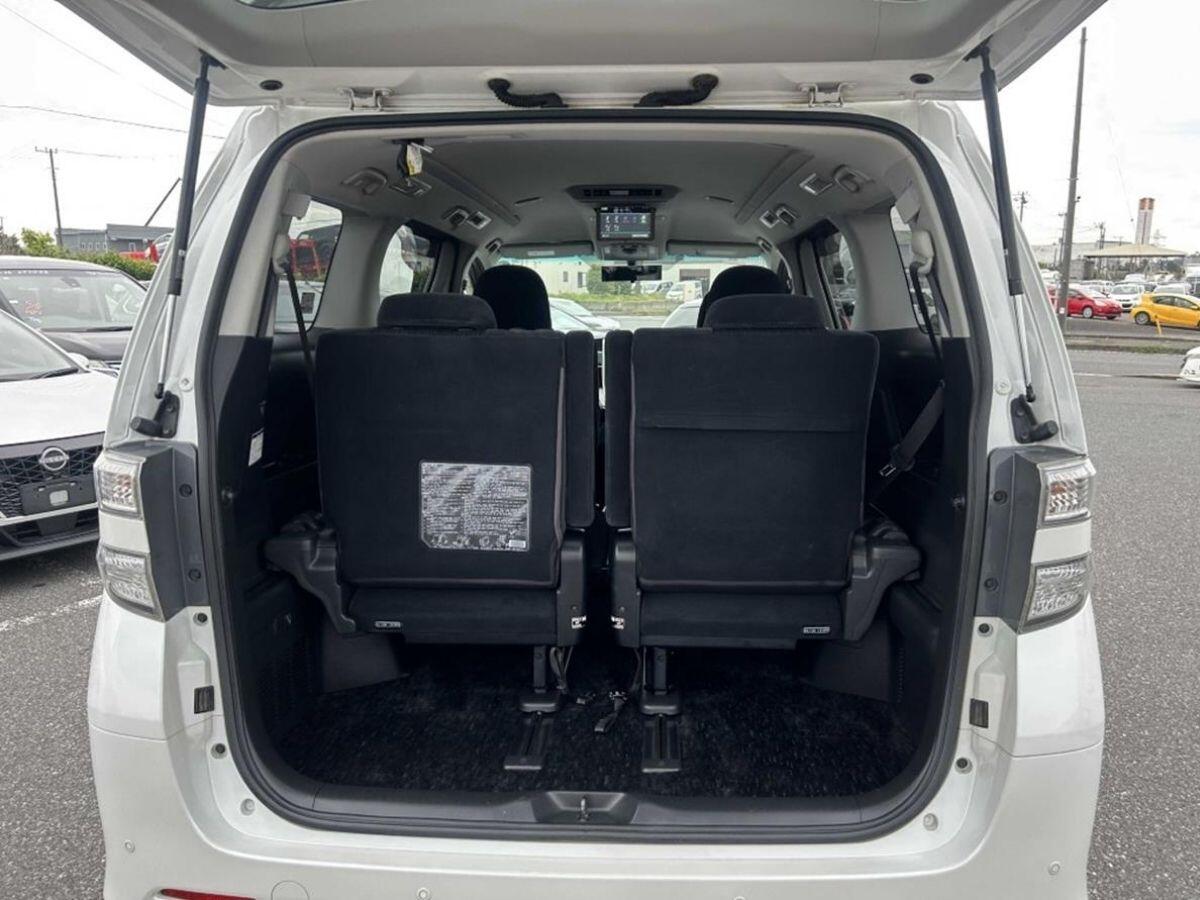 Toyota Vellfire view 14
