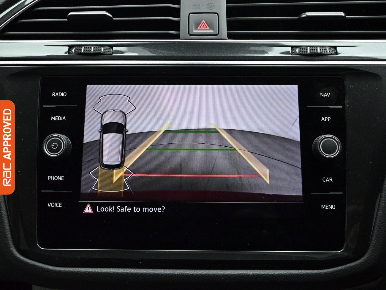 Volkswagen Tiguan view 17