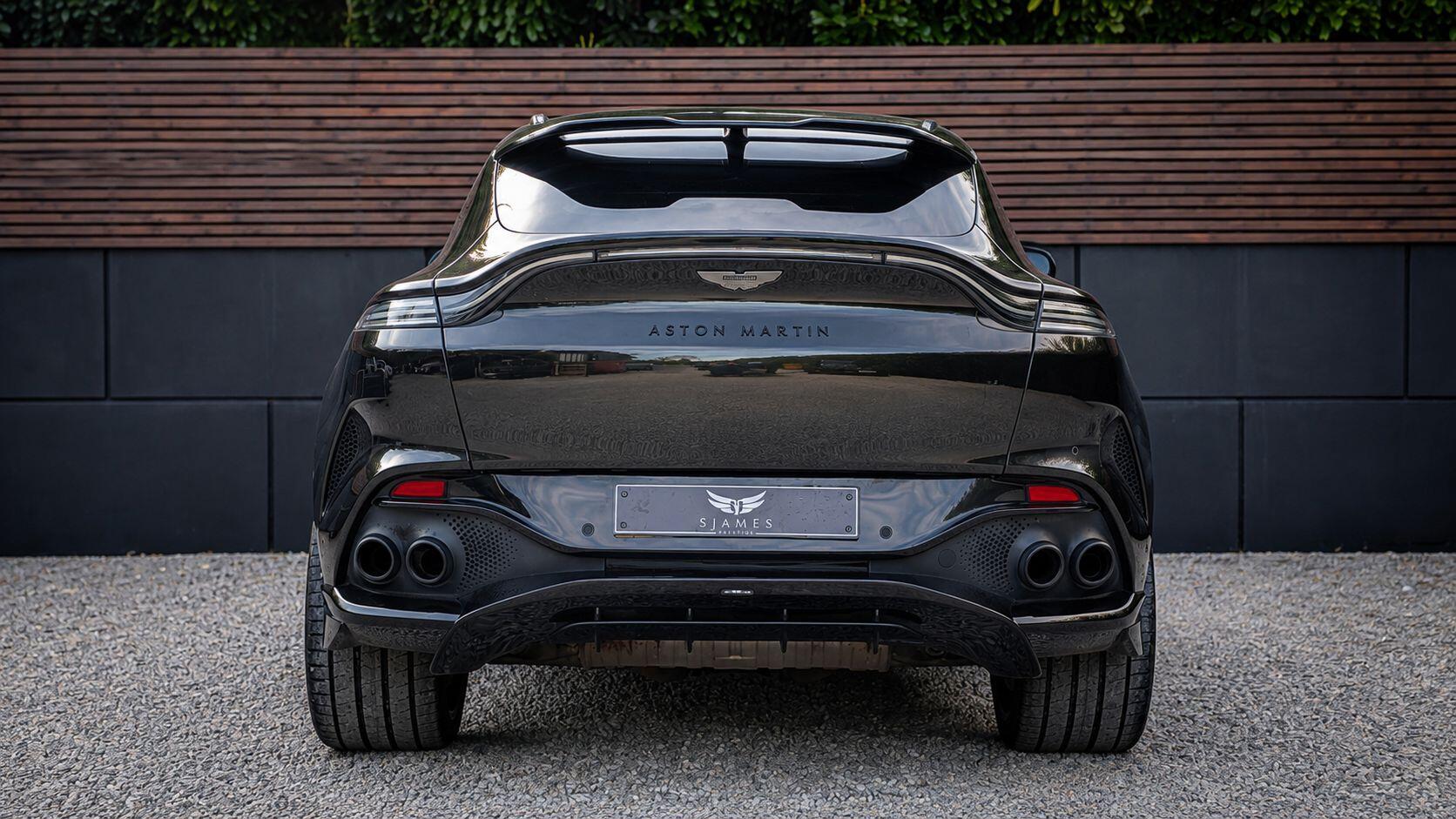 Aston Martin DBX view 10