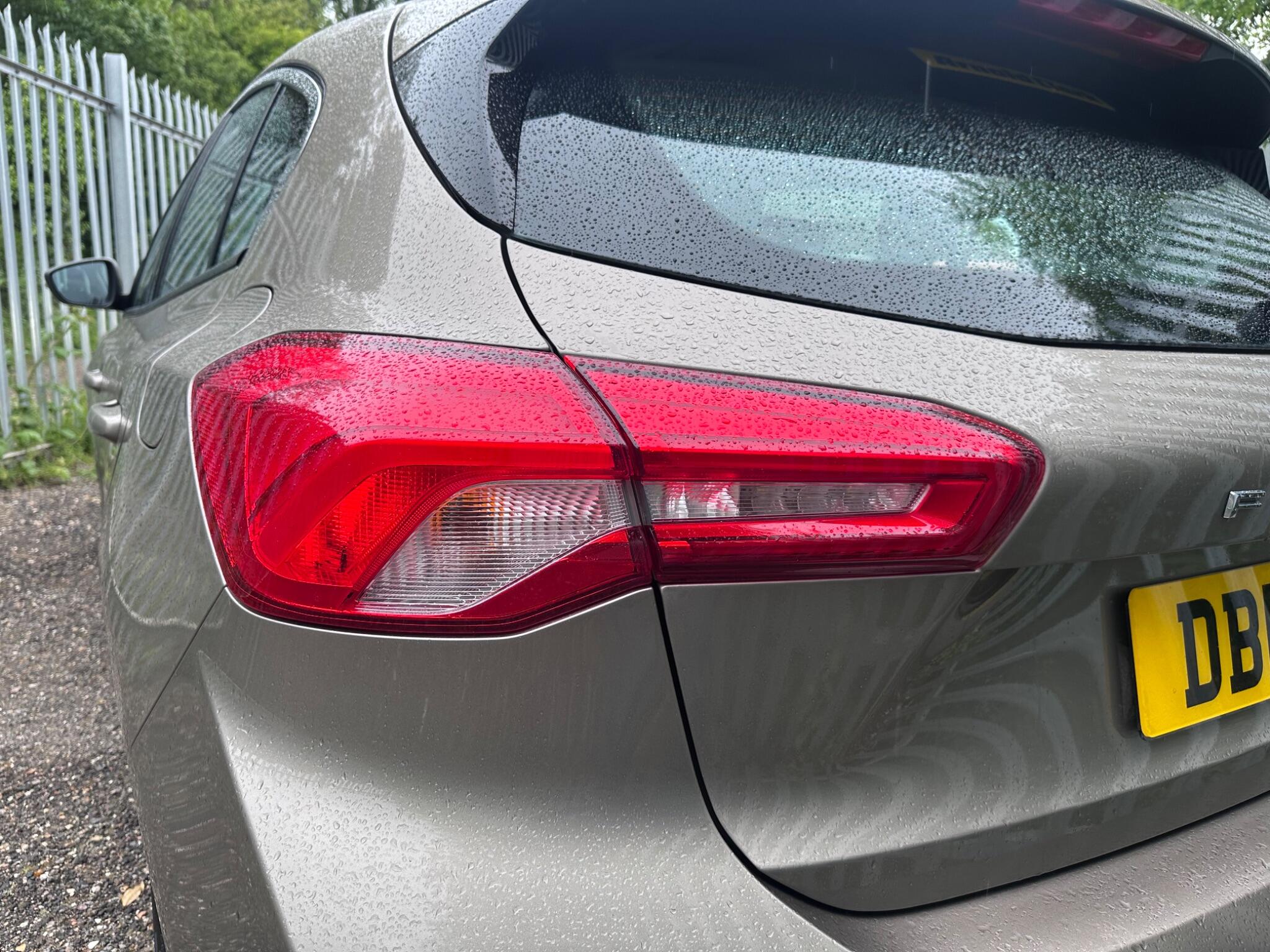 2019 Ford Focus image 43