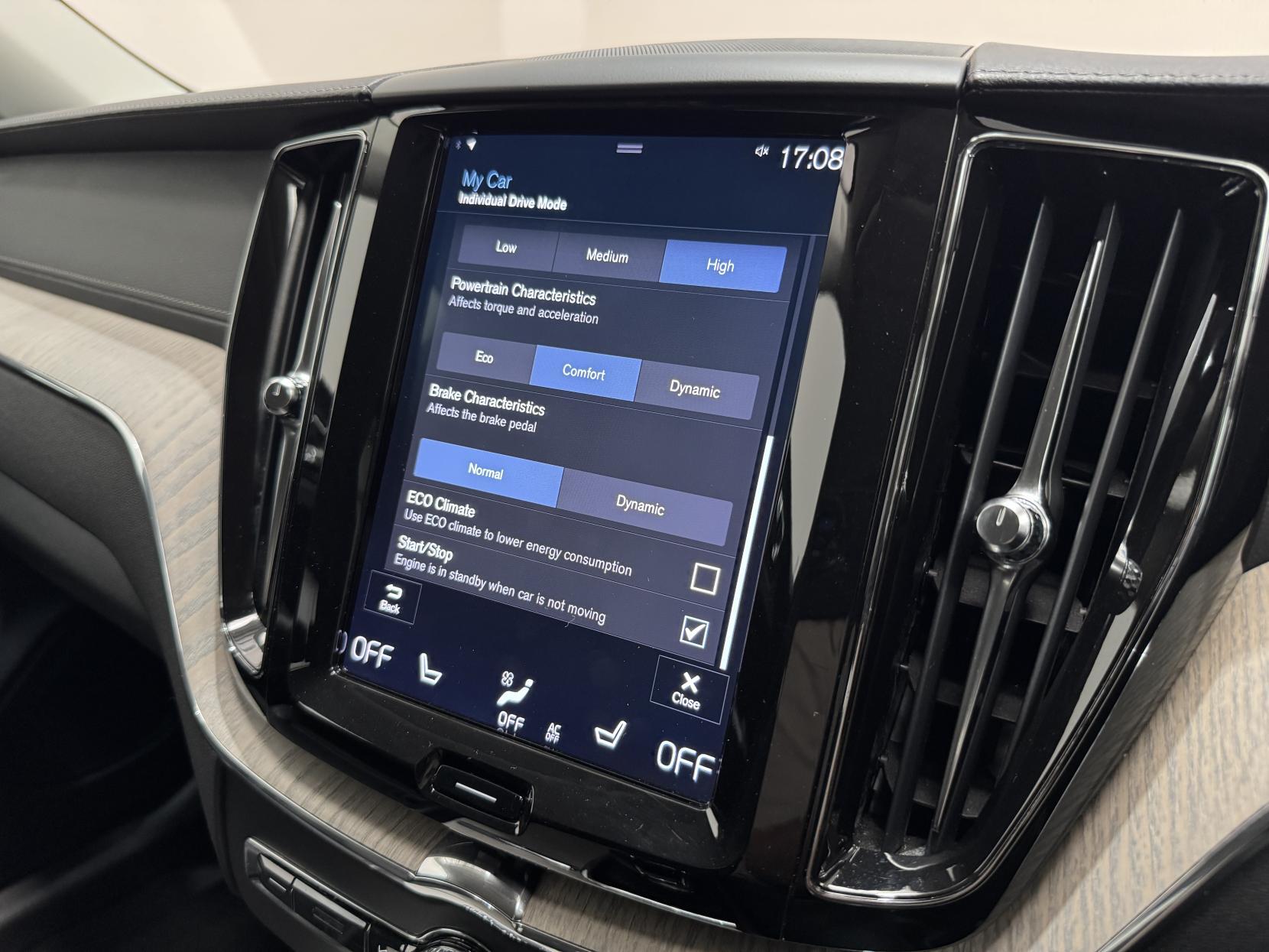 Volvo XC60 view 28