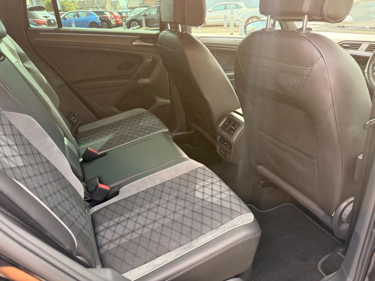 Volkswagen Tiguan view 14