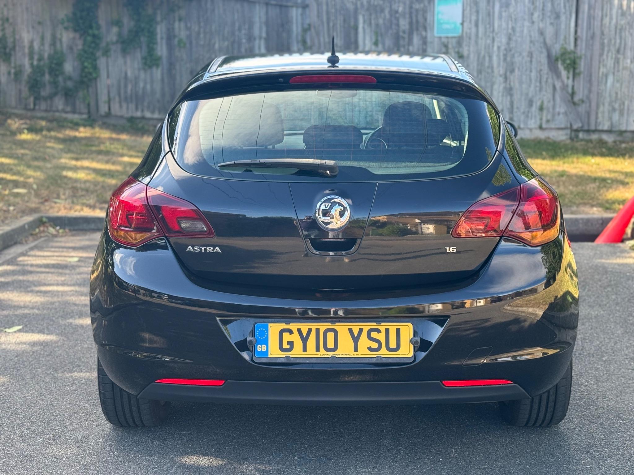 2010 Vauxhall Astra image 25