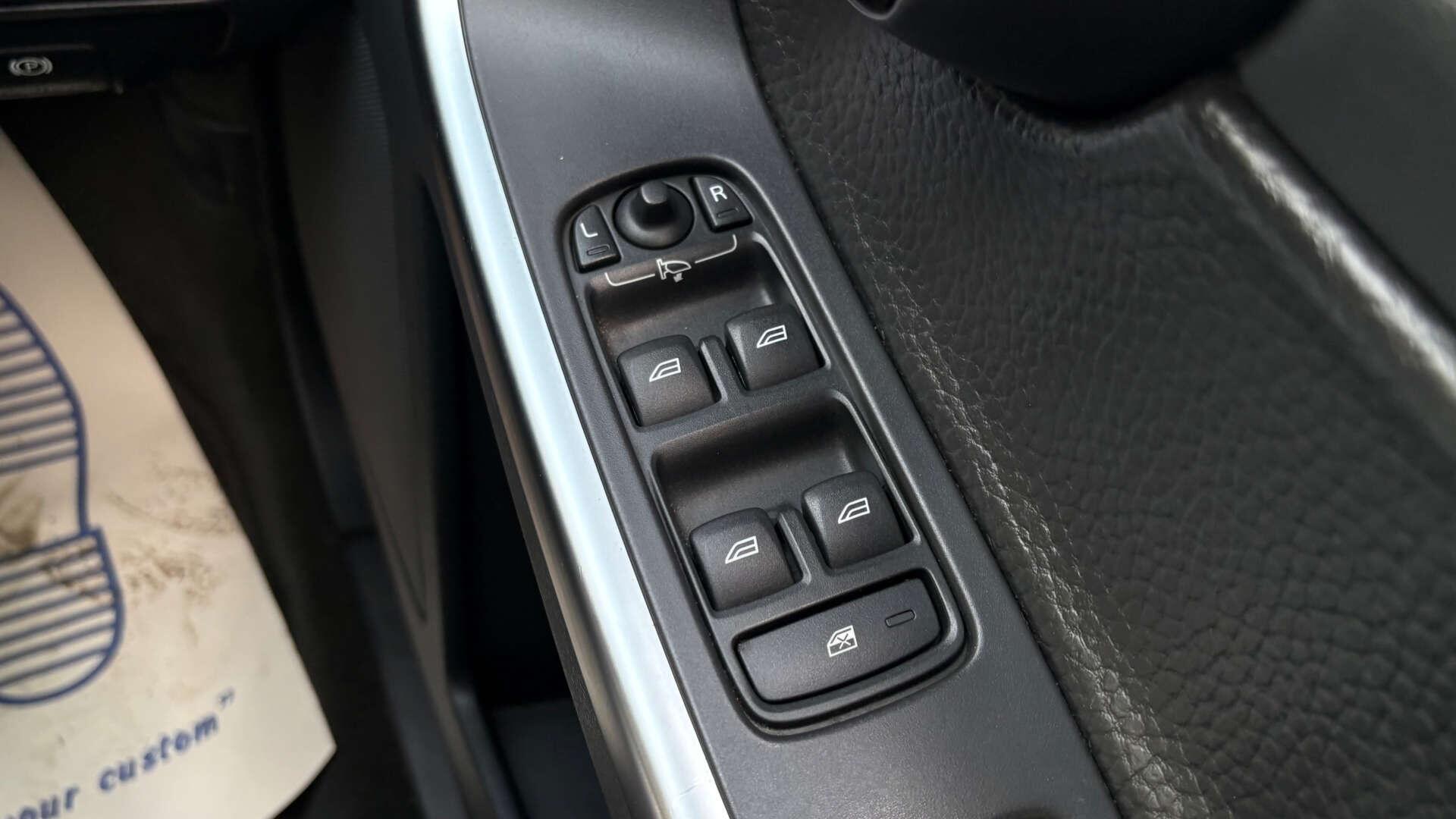 Volvo XC60 view 22