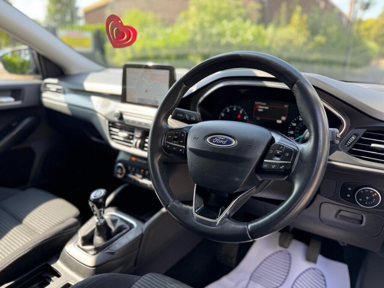 Ford Focus view 11
